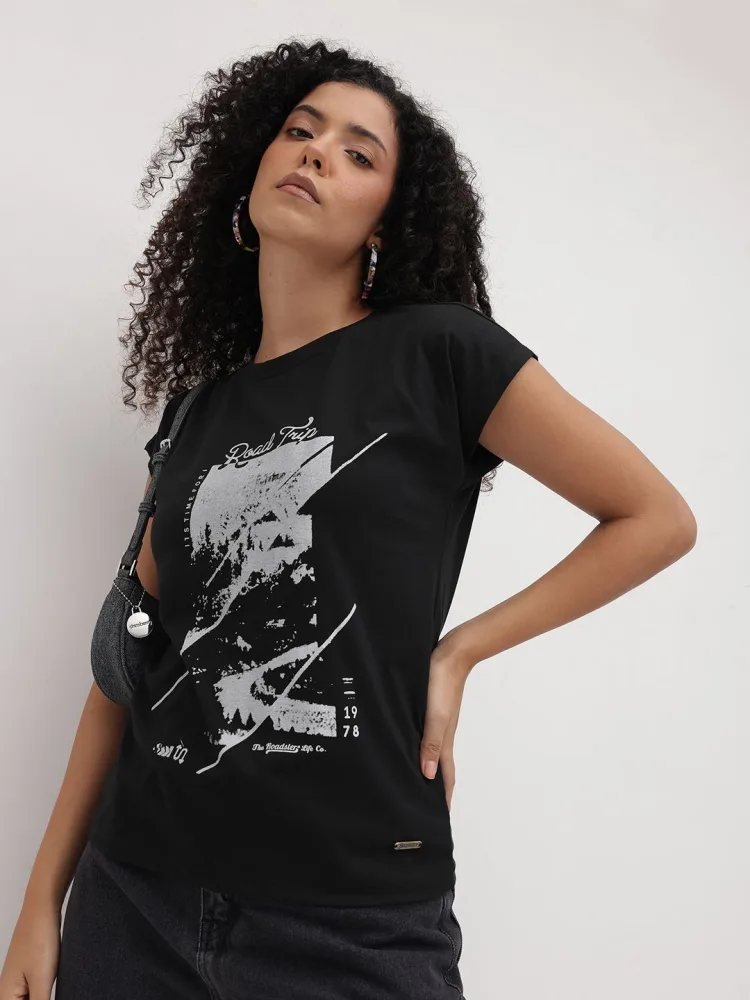 Camiseta Regular Fit Daily Line Negra — vista frontal