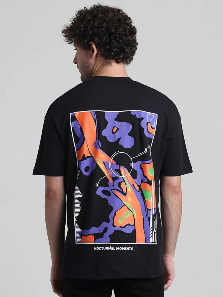 Camiseta Oversize Metro Line Negra — vista frontal