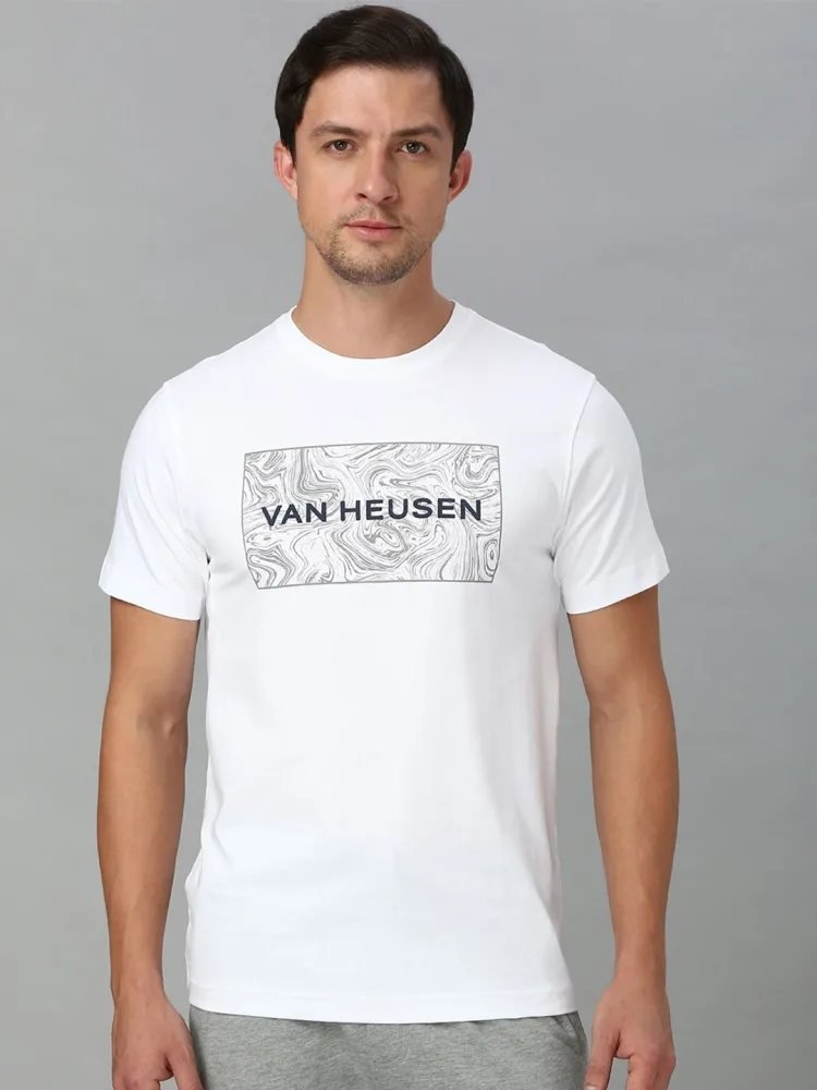 Camiseta Regular Fit Quiet Co Blanca — vista frontal
