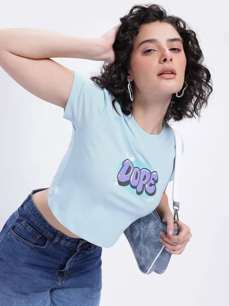 Camiseta Crop Slim Fit Clean Cut Azul Medio — vista frontal