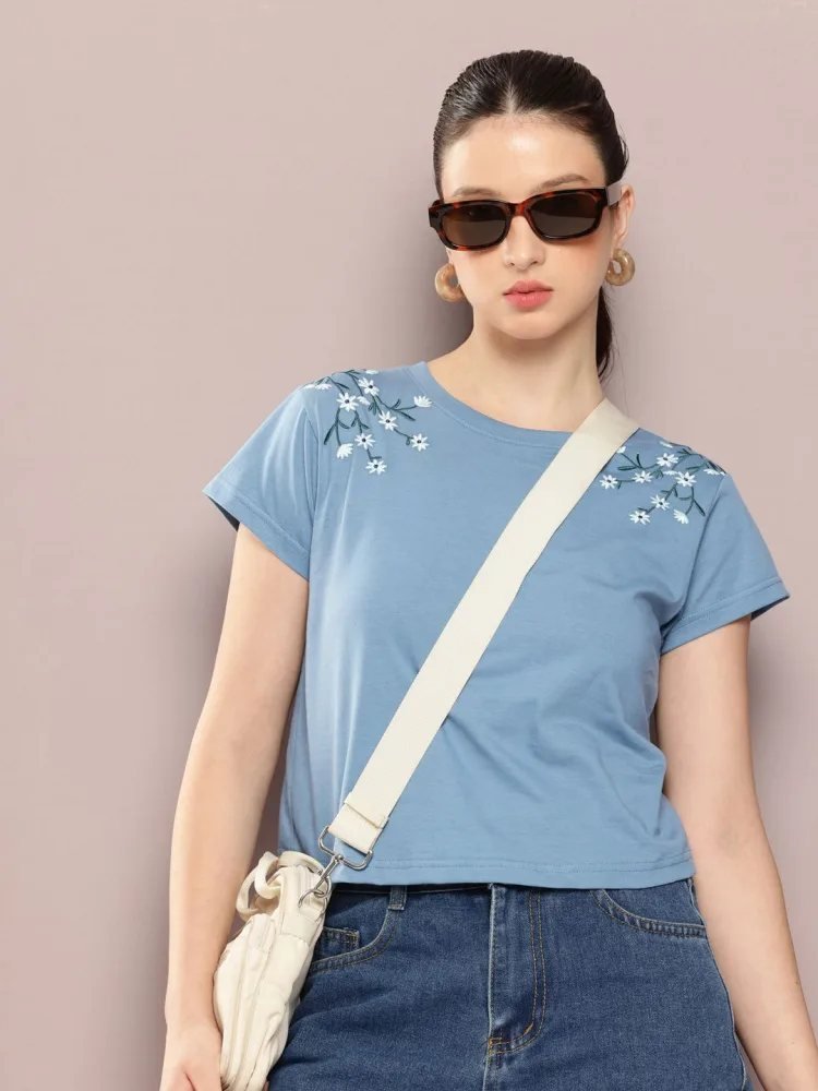 Camiseta Crop Slim Fit Daily Line Azul Medio — vista frontal