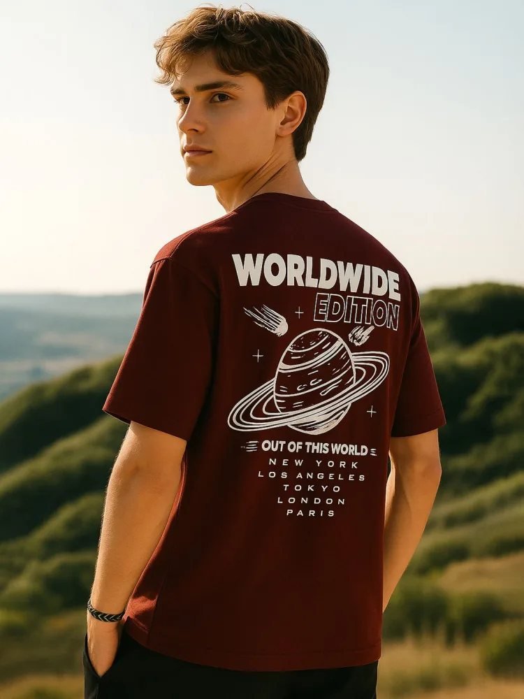 Camiseta Oversize Urban Era Vinotinto — vista frontal