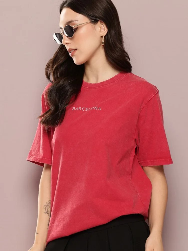 Camiseta Oversize Studio Line Roja — vista frontal