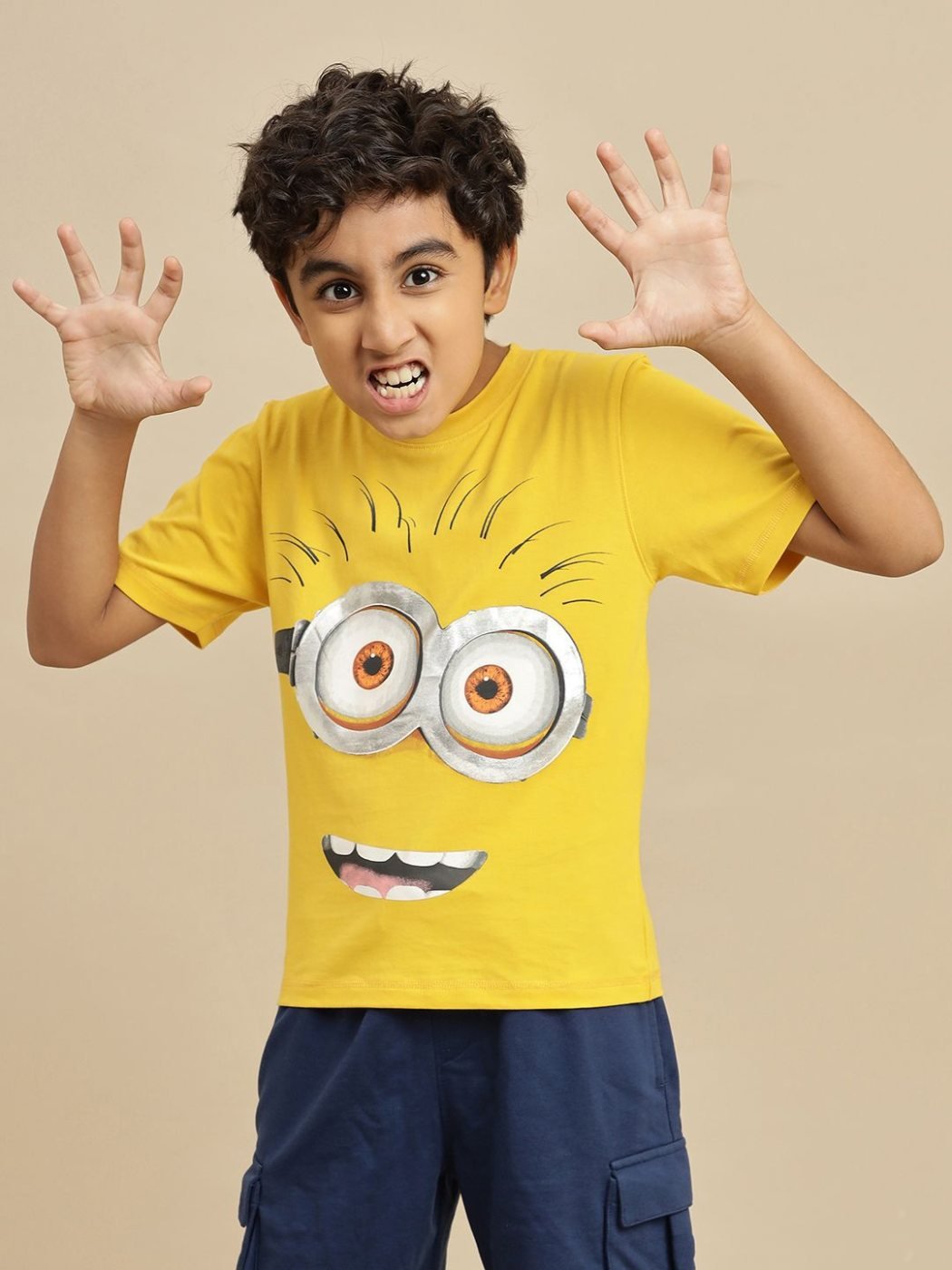 Camiseta Niño Minions Happy Coat Amarillo — vista frontal