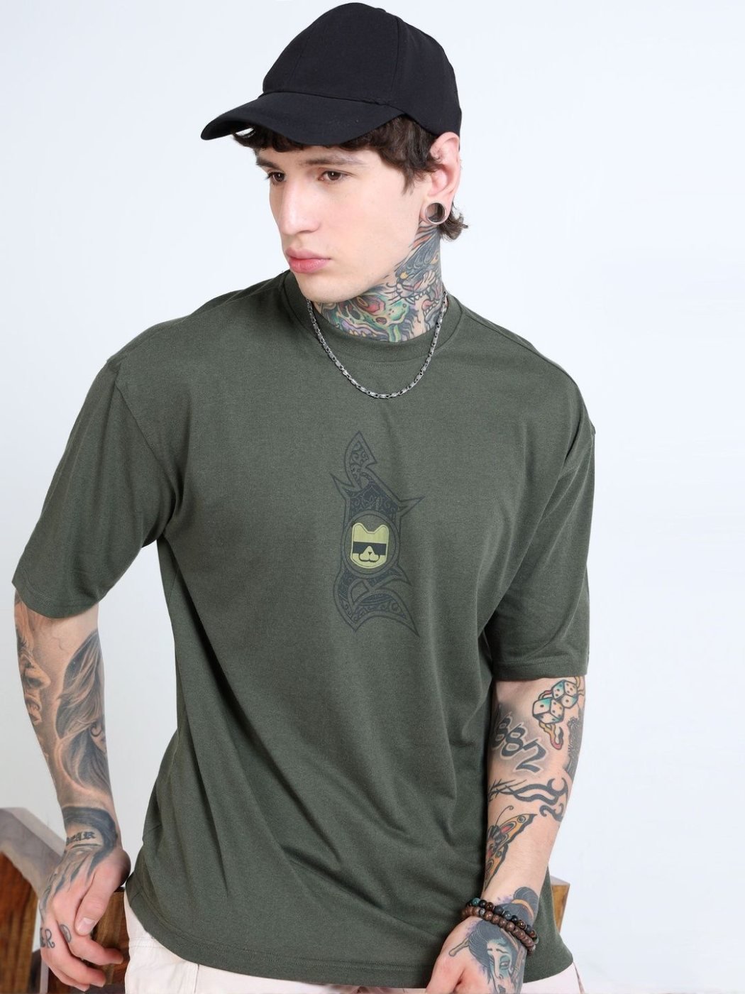 Camiseta Oversize Pure Basics Verde Militar — vista frontal