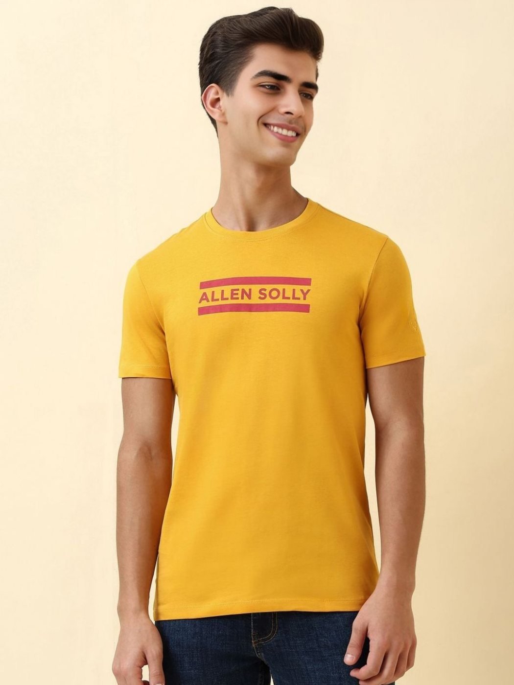 Camiseta Slim Fit Cuello Redondo Pure Basics Amarilla — vista frontal