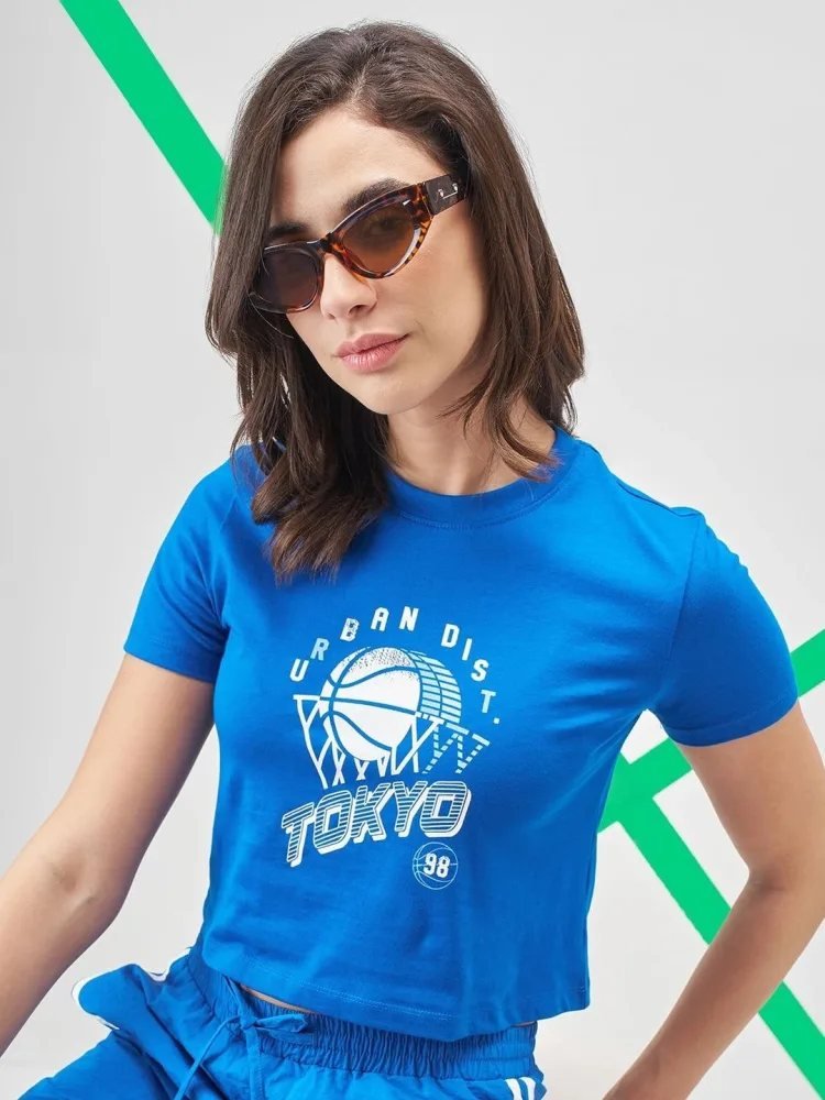 Camiseta Crop Slim Fit Soft Touch Azul Medio — vista frontal