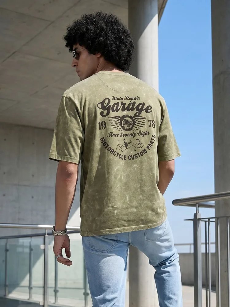 Camiseta Oversize Studio Co Verde Militar — vista frontal