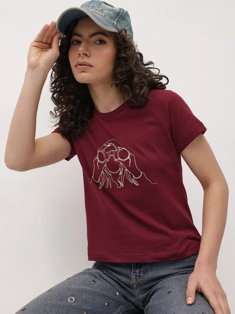 Camiseta Regular Fit Neo Basic Vinotinto — vista frontal