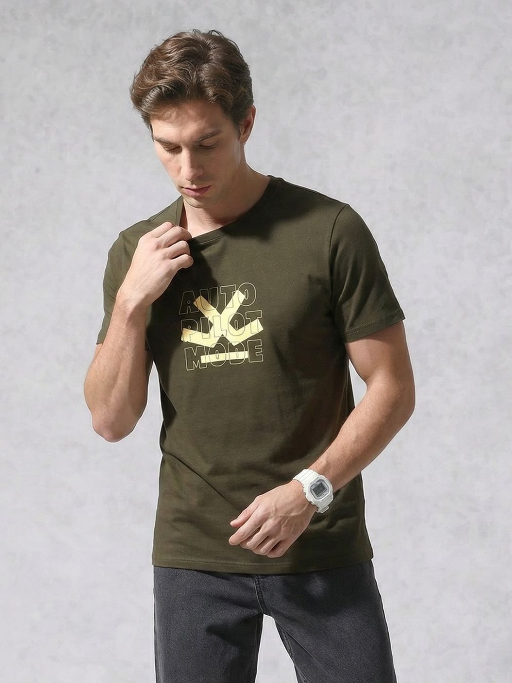 Camiseta Slim Fit Cuello Redondo Pure Basics Verde Militar — vista frontal