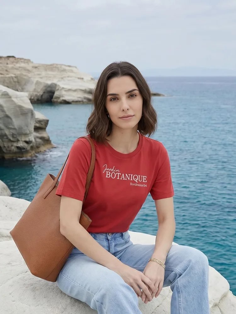 Camiseta Regular Fit Quiet Co Roja — vista frontal
