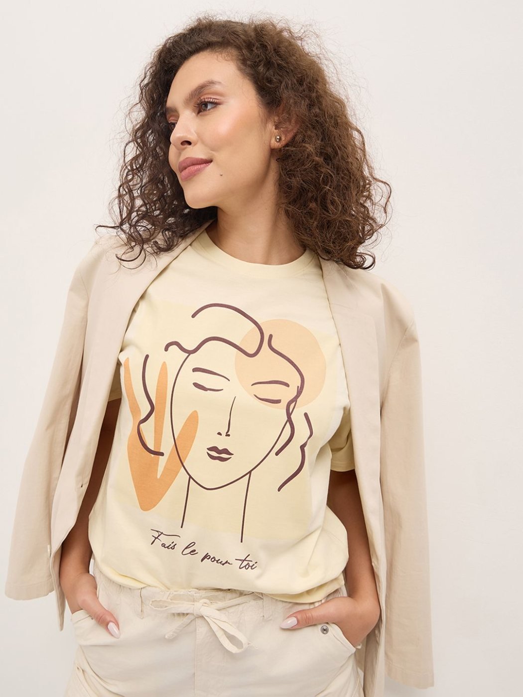 Camiseta Oversize Plain Co Amarilla — vista frontal