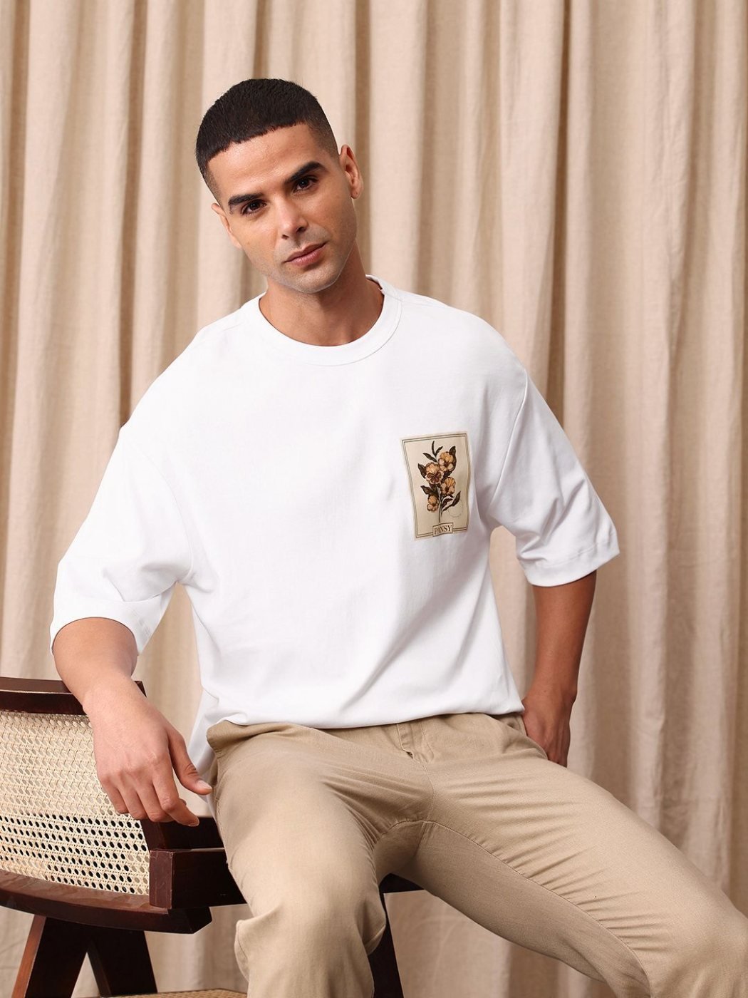 Camiseta Oversize Quill Line Blanca — vista frontal