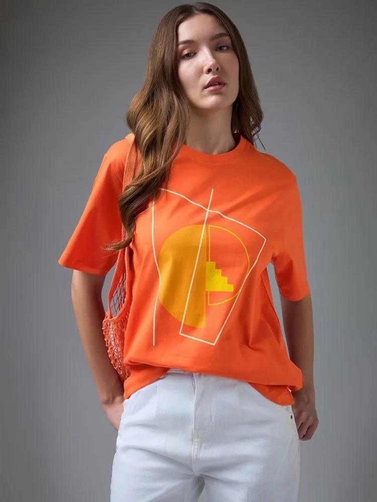 Camiseta Oversize Soft Era Naranja — vista frontal