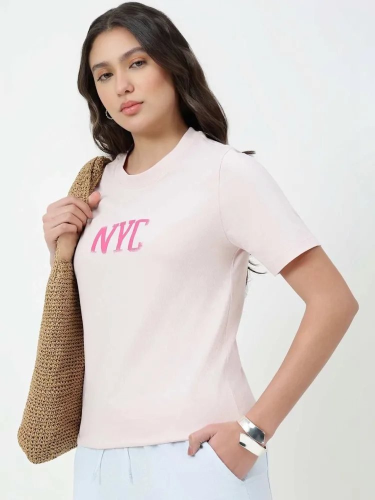 Camiseta Regular Fit Urban Era Rosa Amaranto — vista frontal