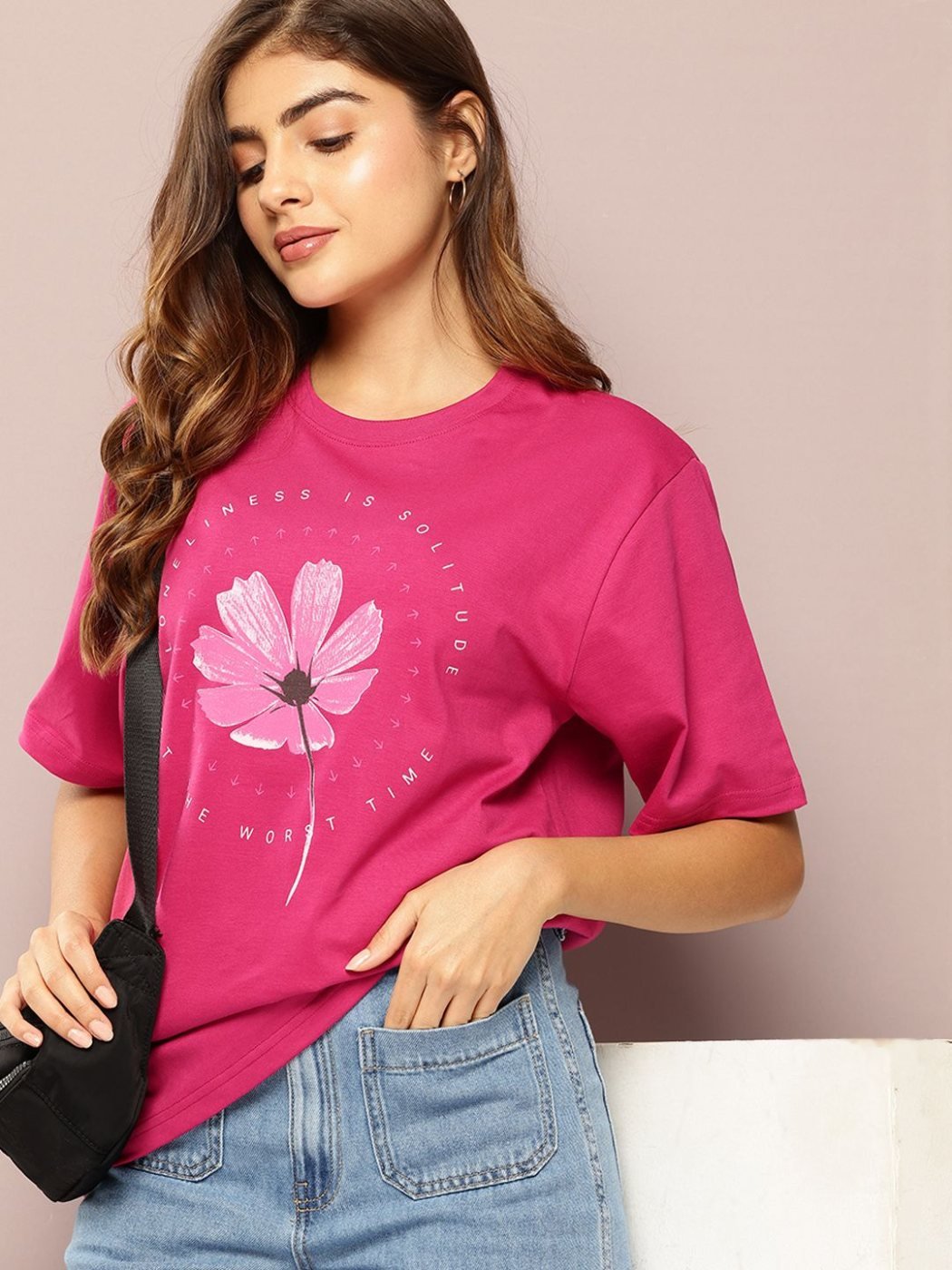 Camiseta Oversize Quiet Co Rosa Amaranto — vista frontal