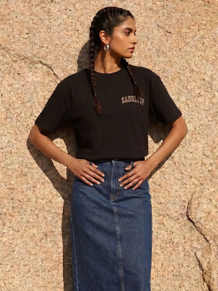 Camiseta Oversize Cotton Yard Negra — vista frontal