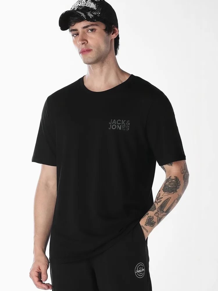 Camiseta Slim Fit Cuello Redondo Daily Club Negra — vista frontal