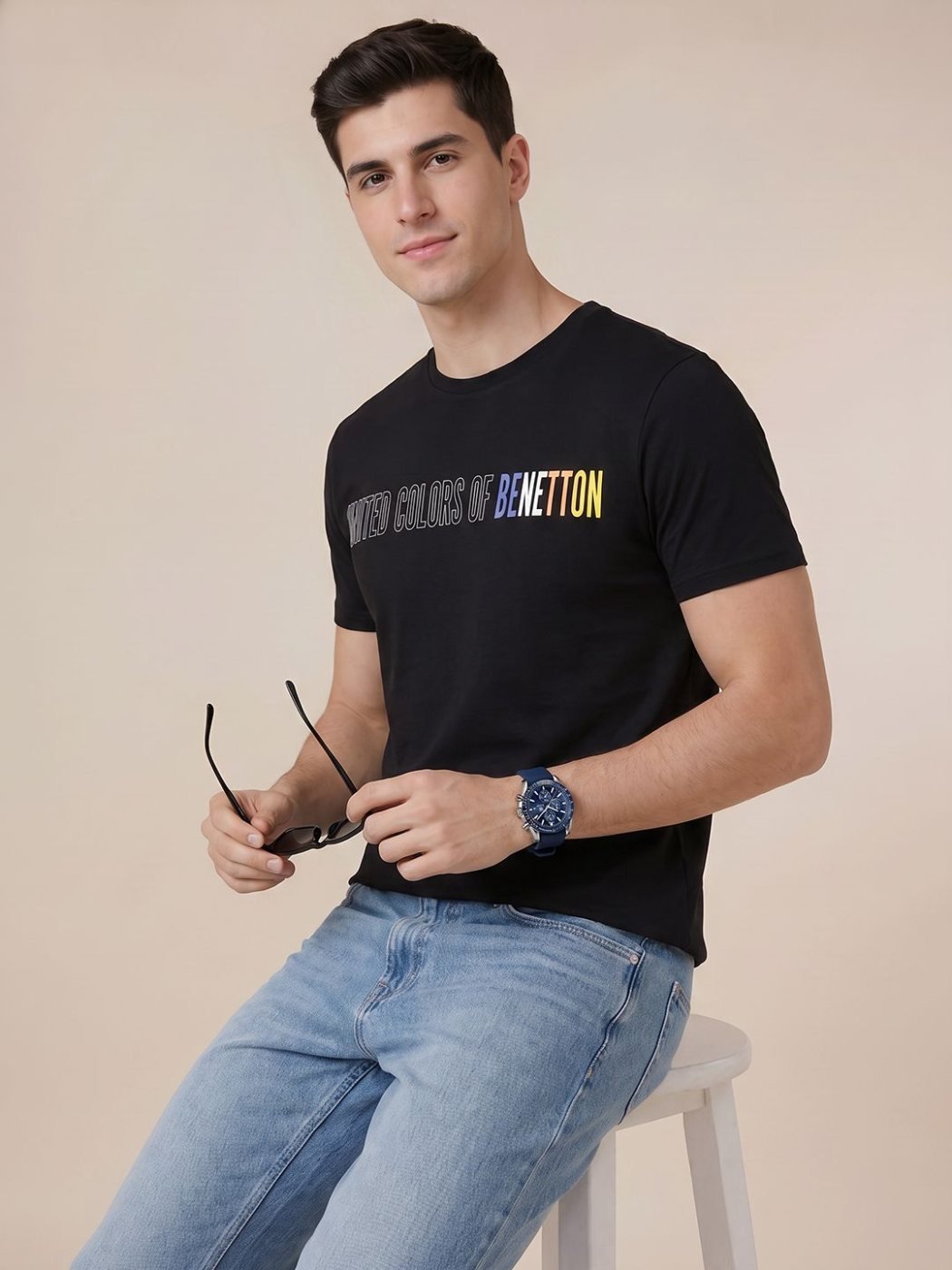 Camiseta Regular Fit Delta Line Negra — vista frontal